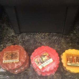 Yankee candle wax melts- Sale! Smells great!